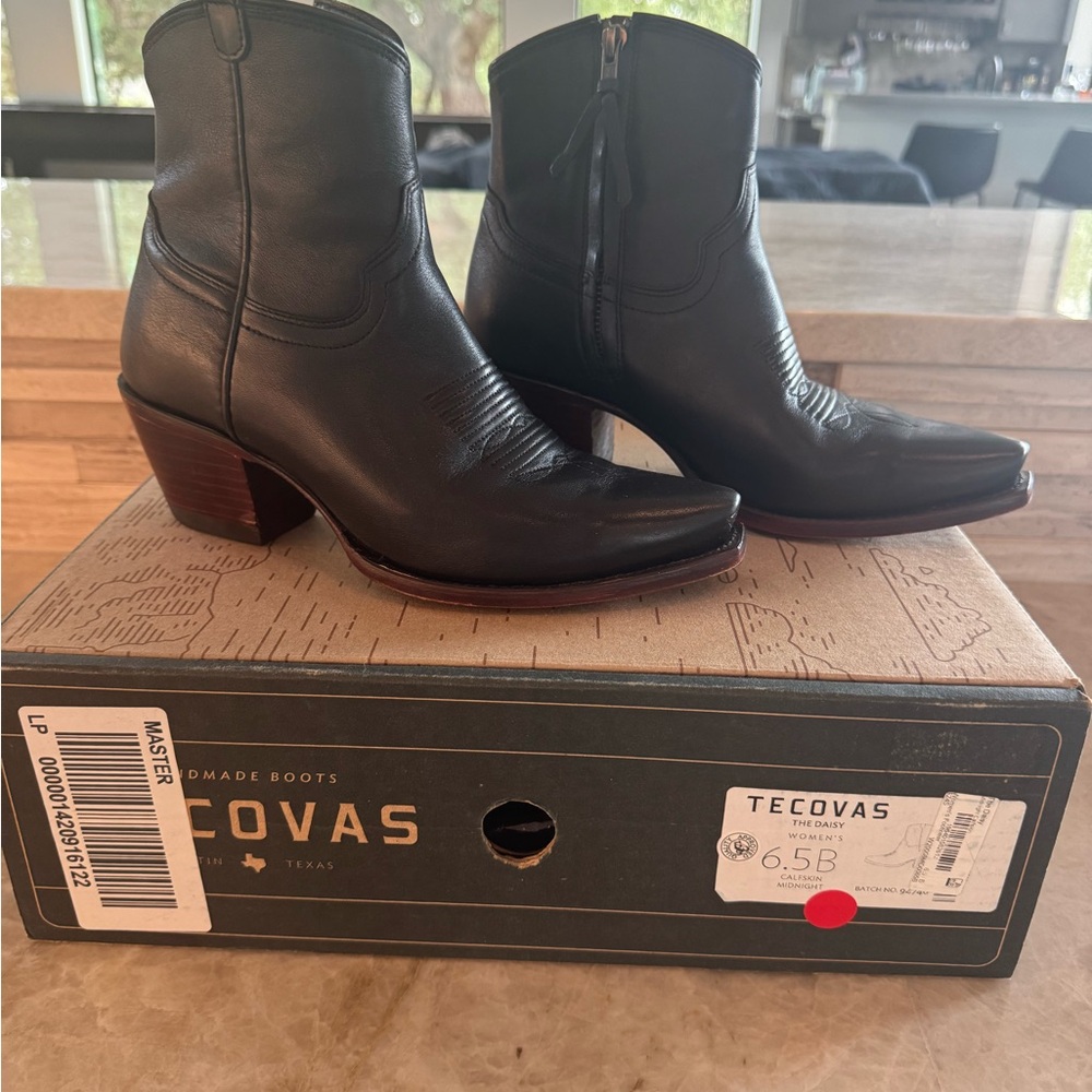 Tecovas Women's Black Leather Ankle Western Boots ‘The Daisy’